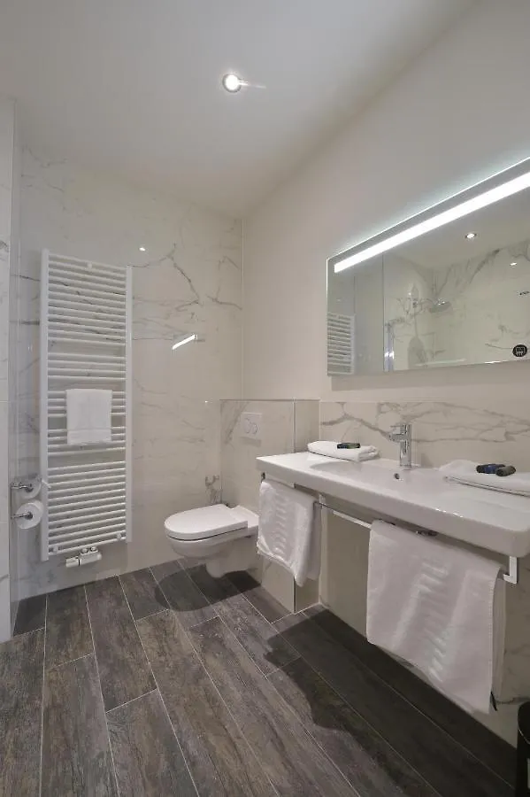 Hotel Monarc Ostende 4*,